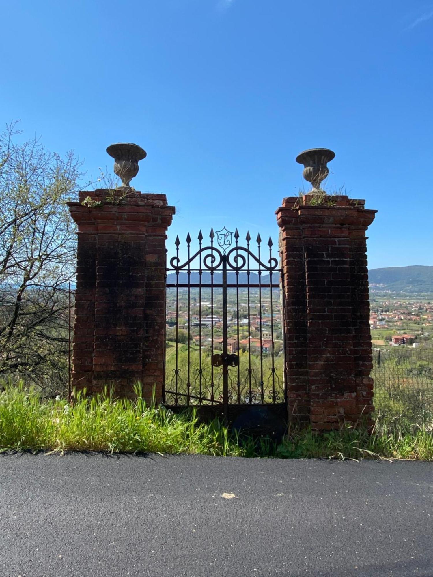 Апартаменты Casa Dell'Angelo Кастельнуово-ди-Магра Экстерьер фото